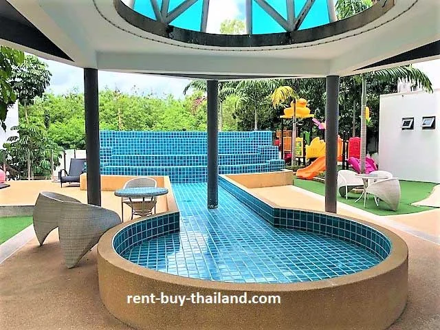 Children's Pool and Play Area