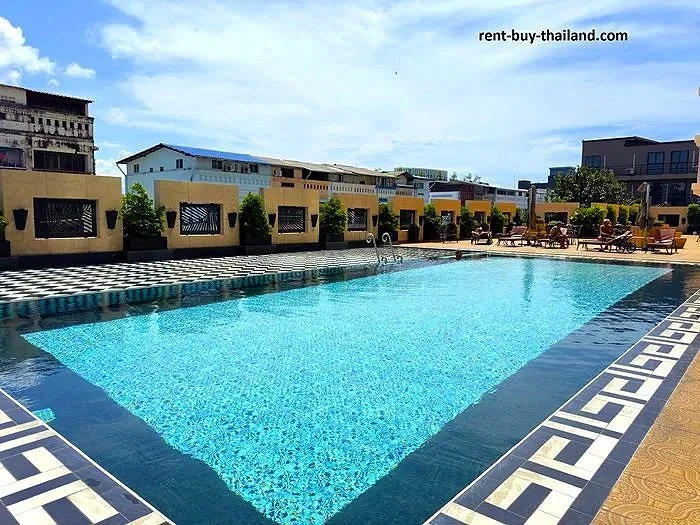 City Garden Tower Pool