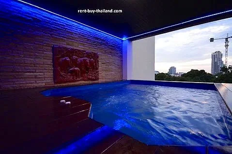 huge-jacuzzi-pratumnak