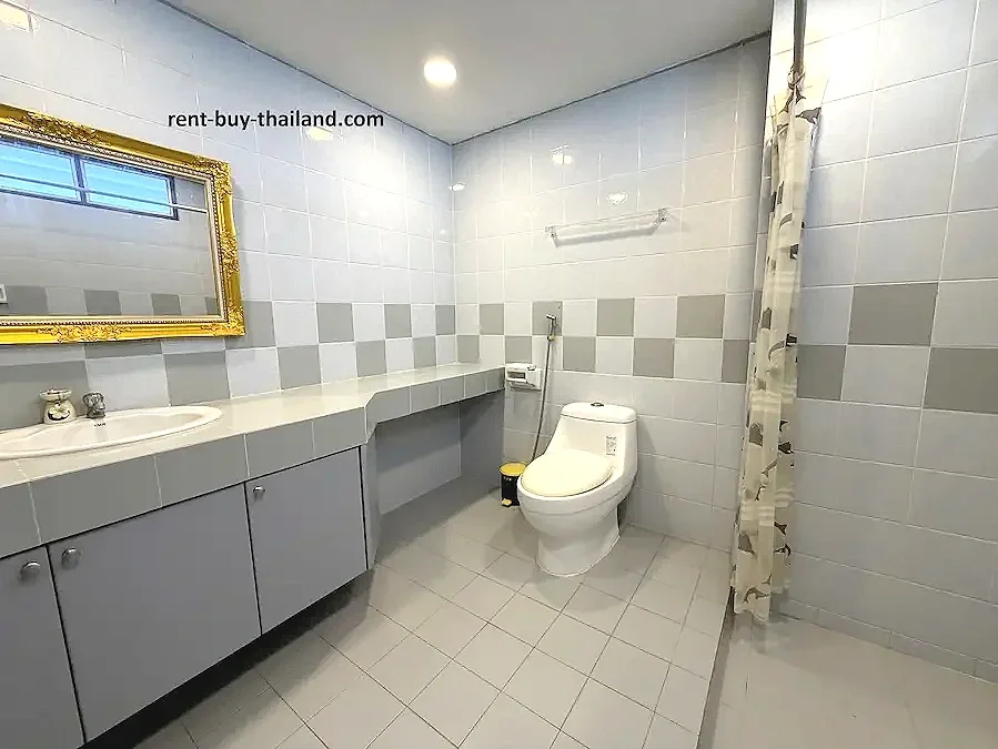 real-estate-baan-amphur