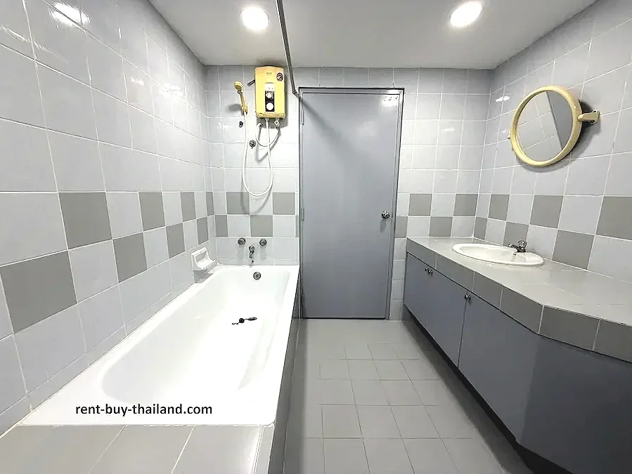 condo-for-sale-baan-amphur