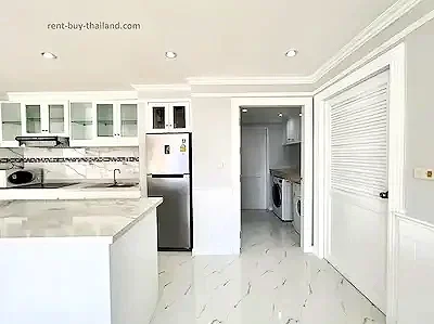 The Peak Condo - Floor 5