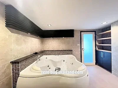 condo-with-jacuzzi-pattaya
