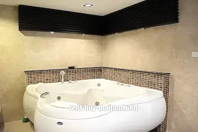 jacuzzi