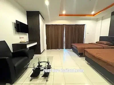 pool-view-condo-for-rent