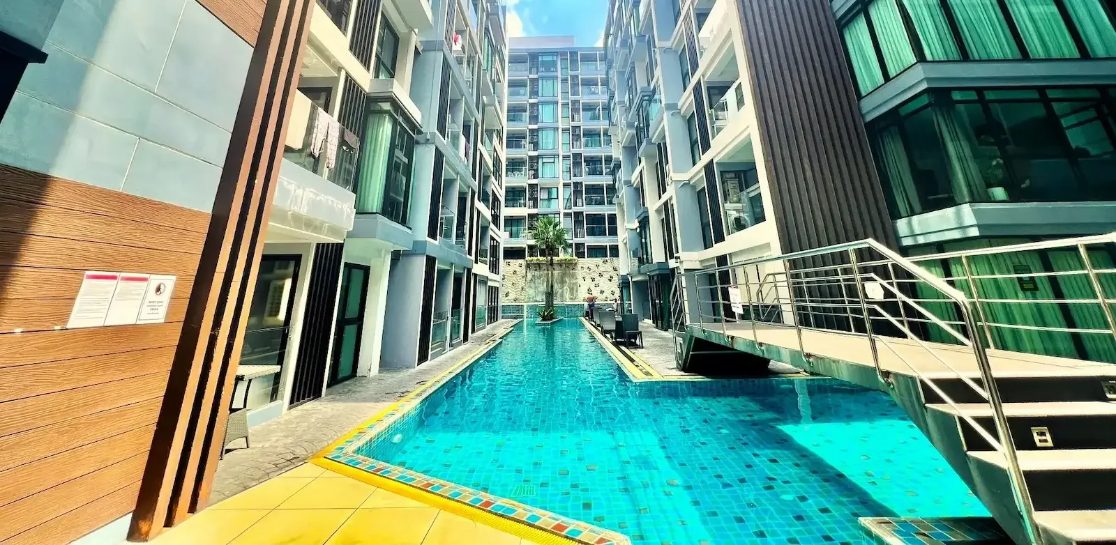 siam-oriental-tropical-garden-pratumnak-studio-condo-pattaya.webp