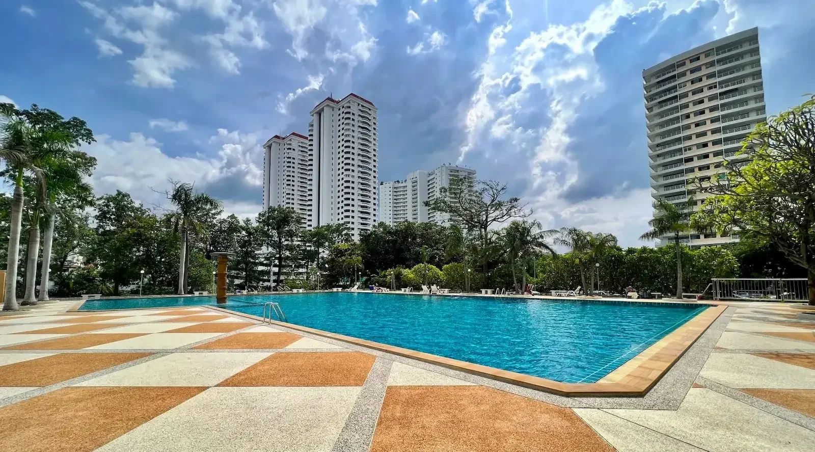 view-talay-condo-for-sale-condo-rentals-pattaya.webp