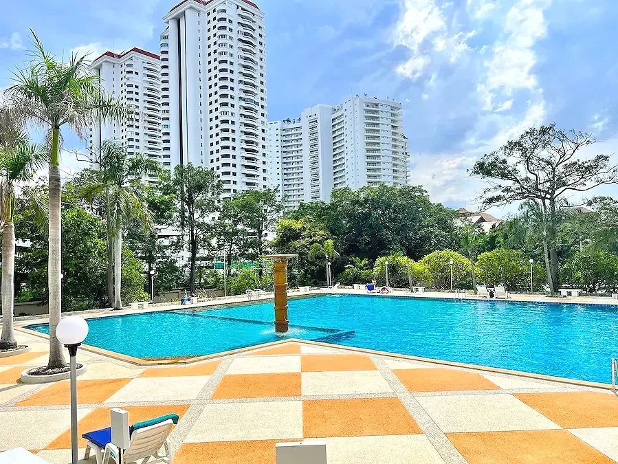 View Talay 5 beachfront condominium in Jomtien
