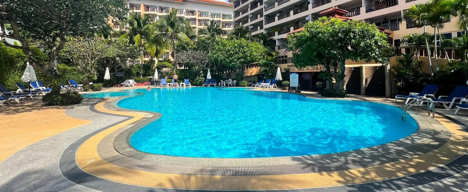 royal-hill-resort-2-bedroom-condo-jomtien.webp