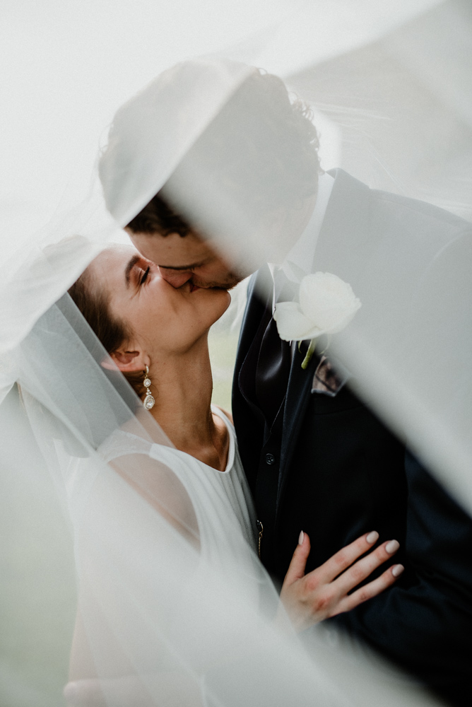 delexi-sean-golden-valley-mn-wedding-sneaks-19.jpg
