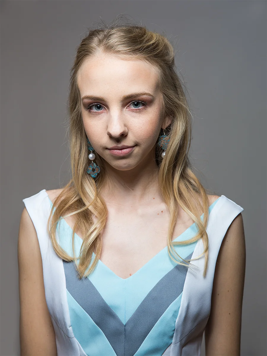 Model: Payton Shaffer Designer: Sara Kahrs Bag: Bannad Bags Jewelry: Erin Paige MUA: Tonisha Bynes Hair: Dani JoBell & Roxanna Dolson Photographer: Eli Stack