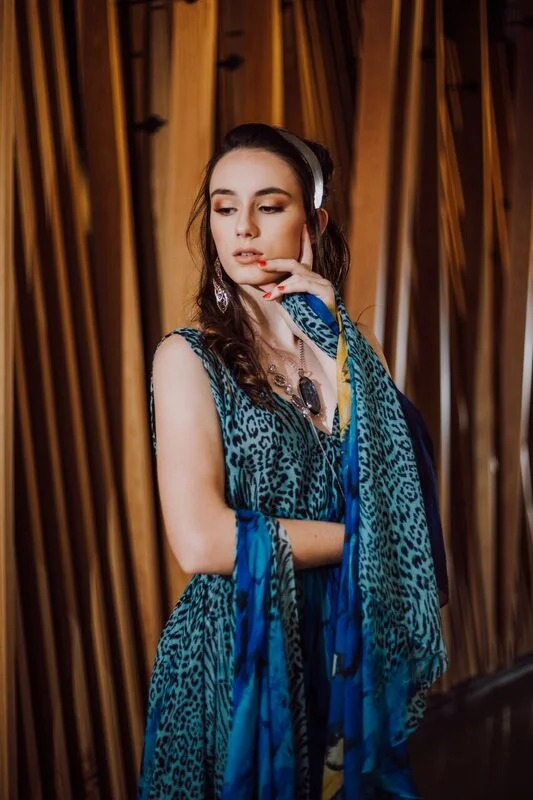 Model: Rachel Photo: Tou Yang Hair: Nichole Hobbs MUA: Andrea Vargas Wardrobe: Maria Behnen Jewelry: MCK Brands