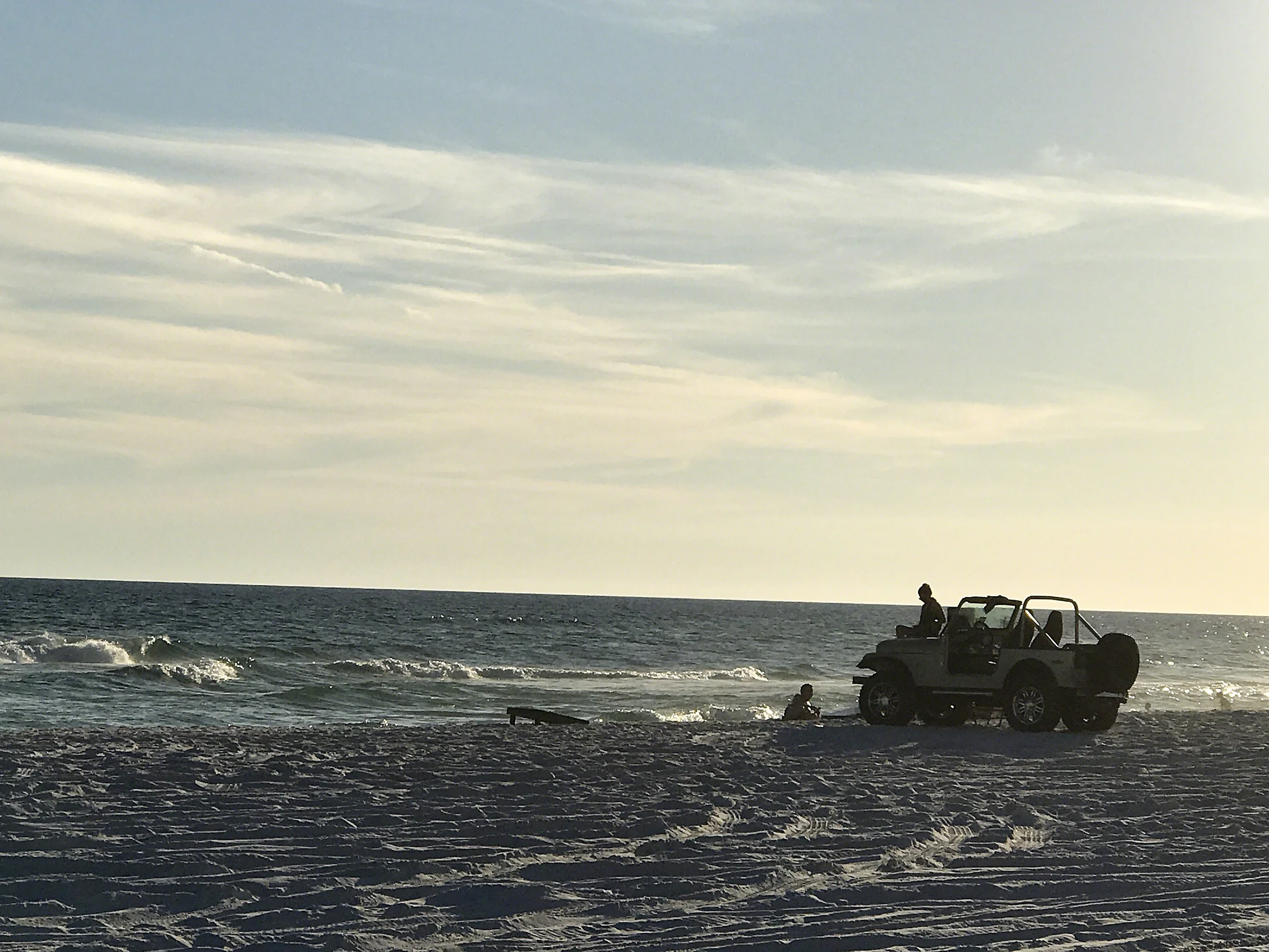 30Ajeepongraytonbeach.jpg