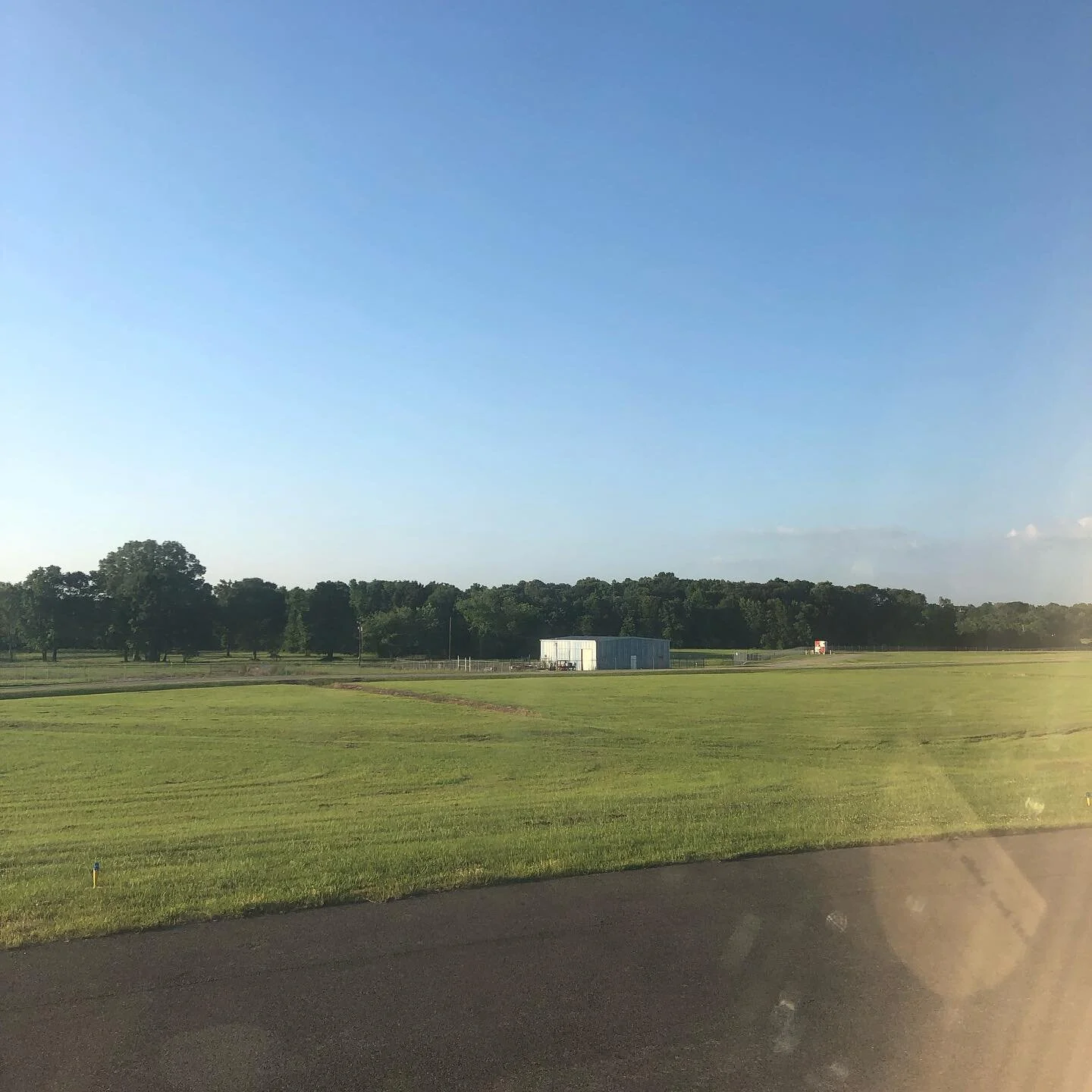 Great view to bad it&rsquo;s been this for the last 10 minutes with no explanation. Come on @americaneagle @americanair also this trip has had issues from the start when gates were changed and a handicap passenger from the new gate was rushed off. #d
