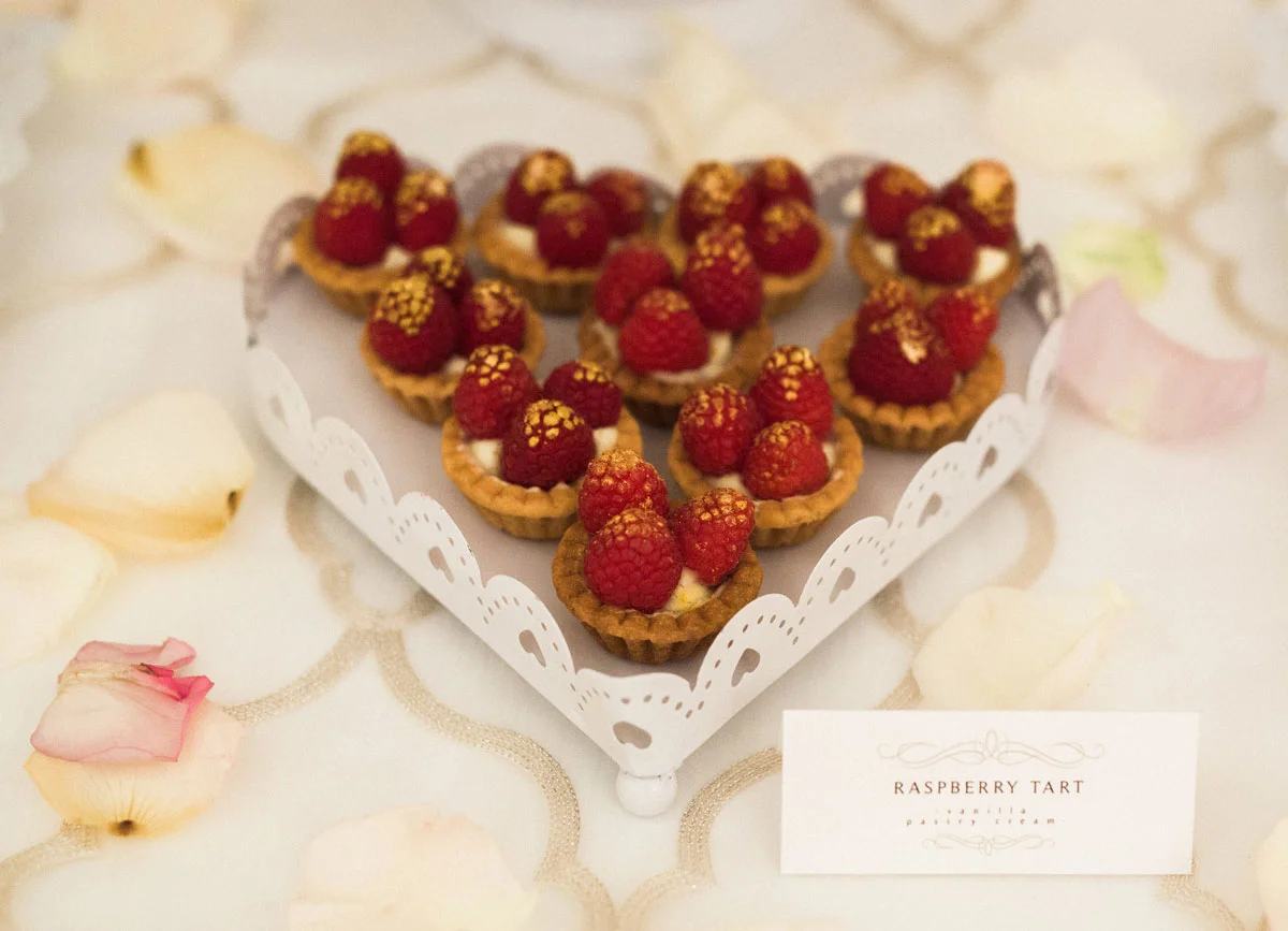dloveaffair_wedding_dessert_table_sweets.jpg