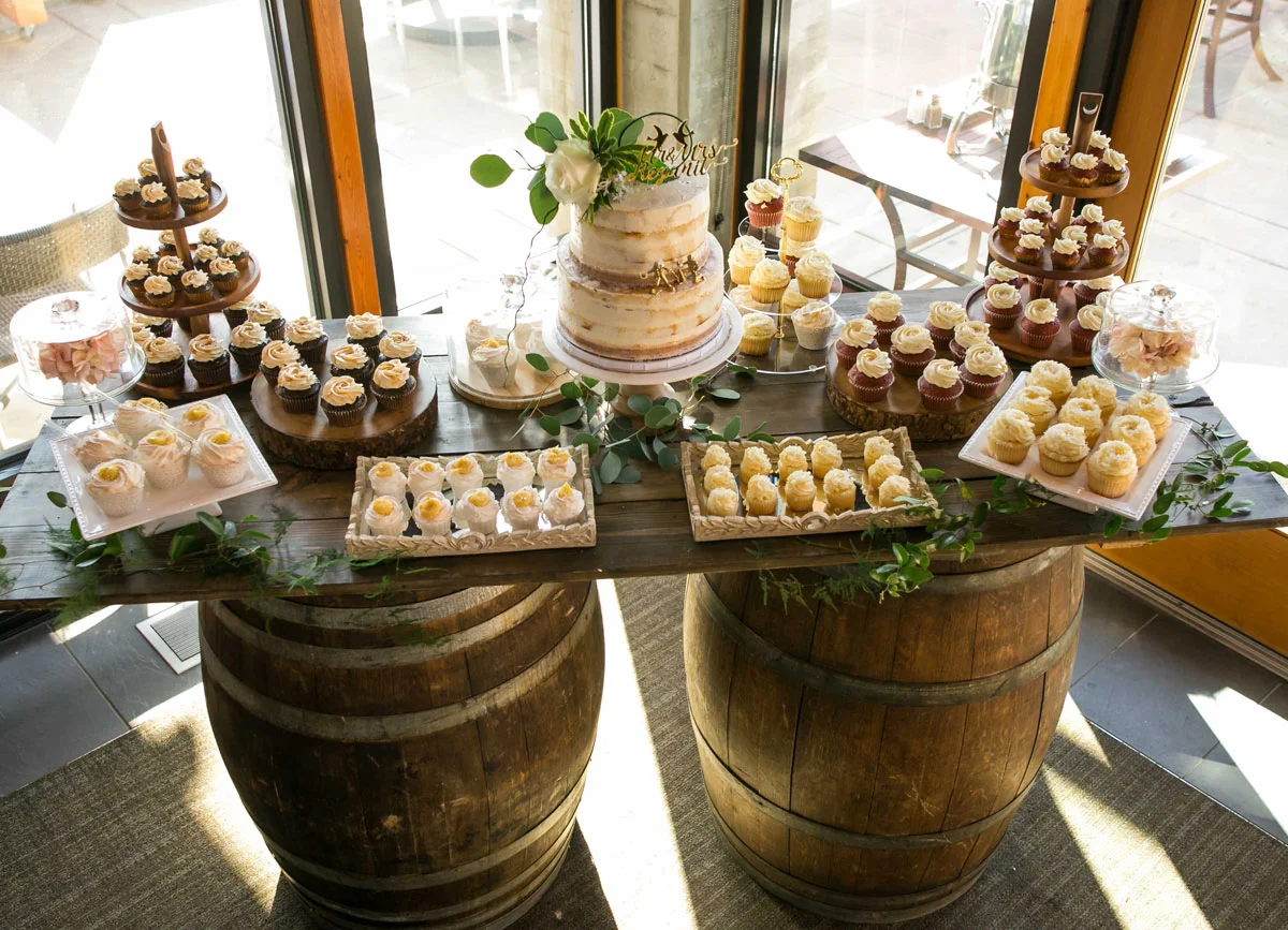dloveaffair_wedding_cake_sweets.jpg