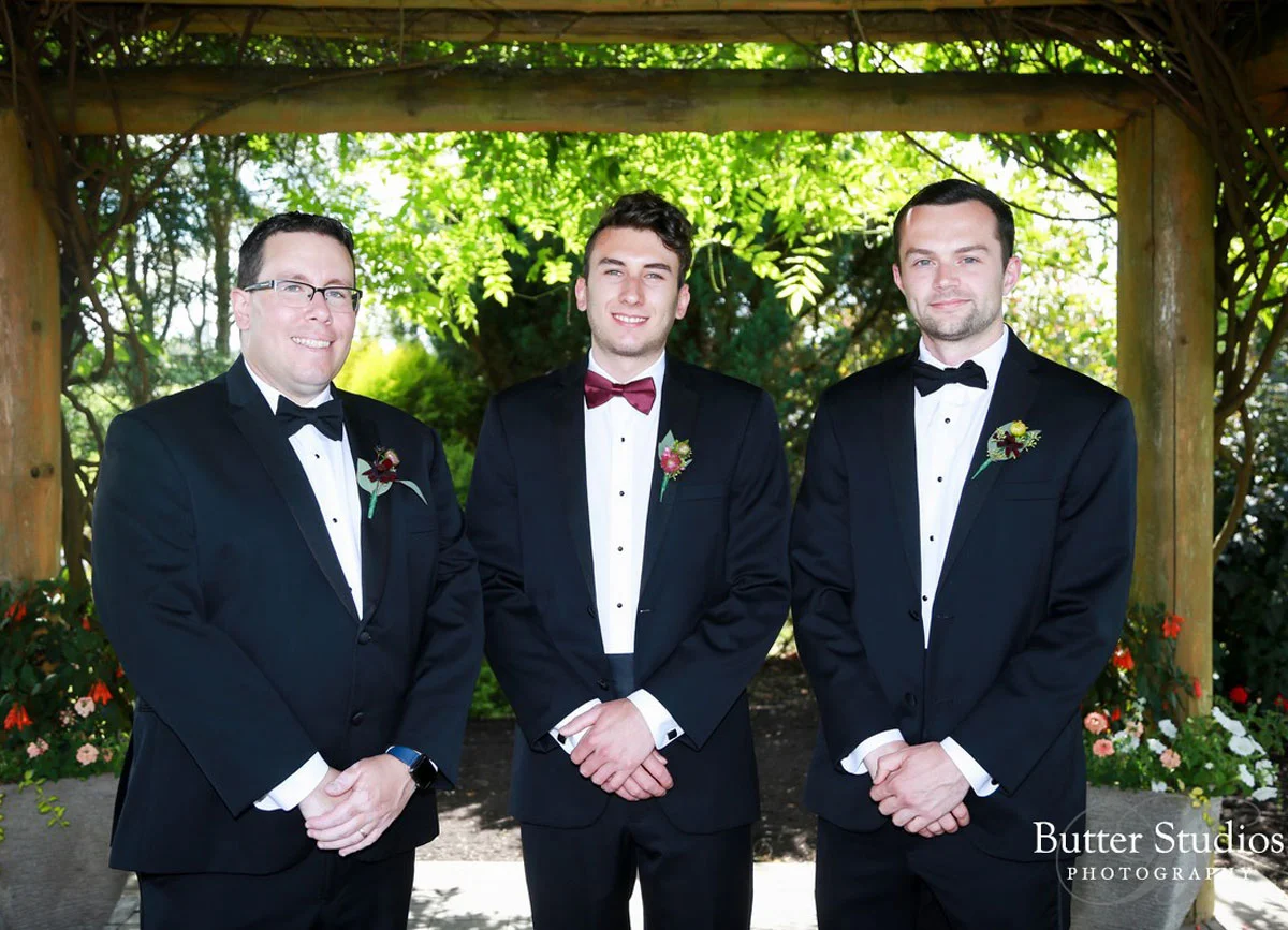dloveaffair_wedding_groom_groomsmen.jpg