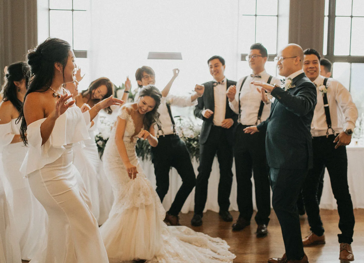 dloveaffair_swaneset_wedding_grandentrance.jpg