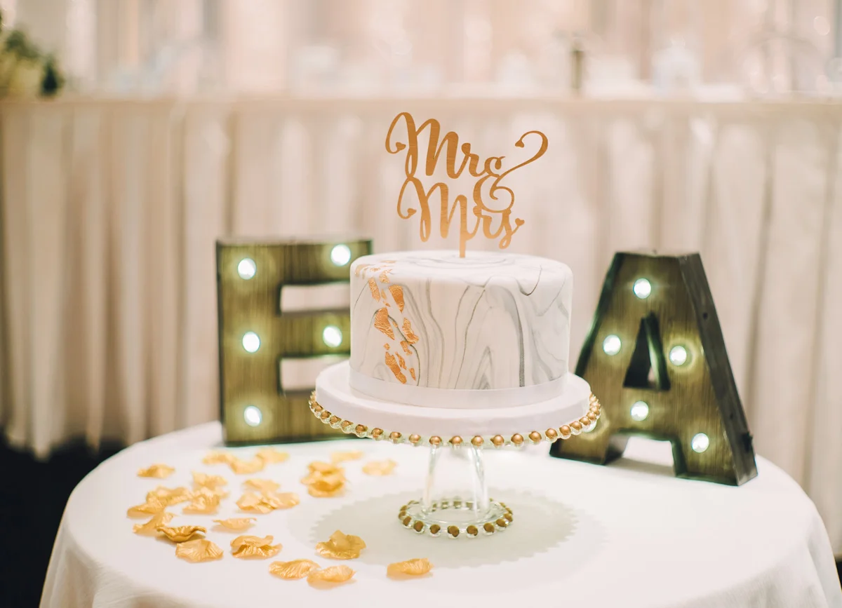 dloveaffair_wedding_cake_emily.jpg