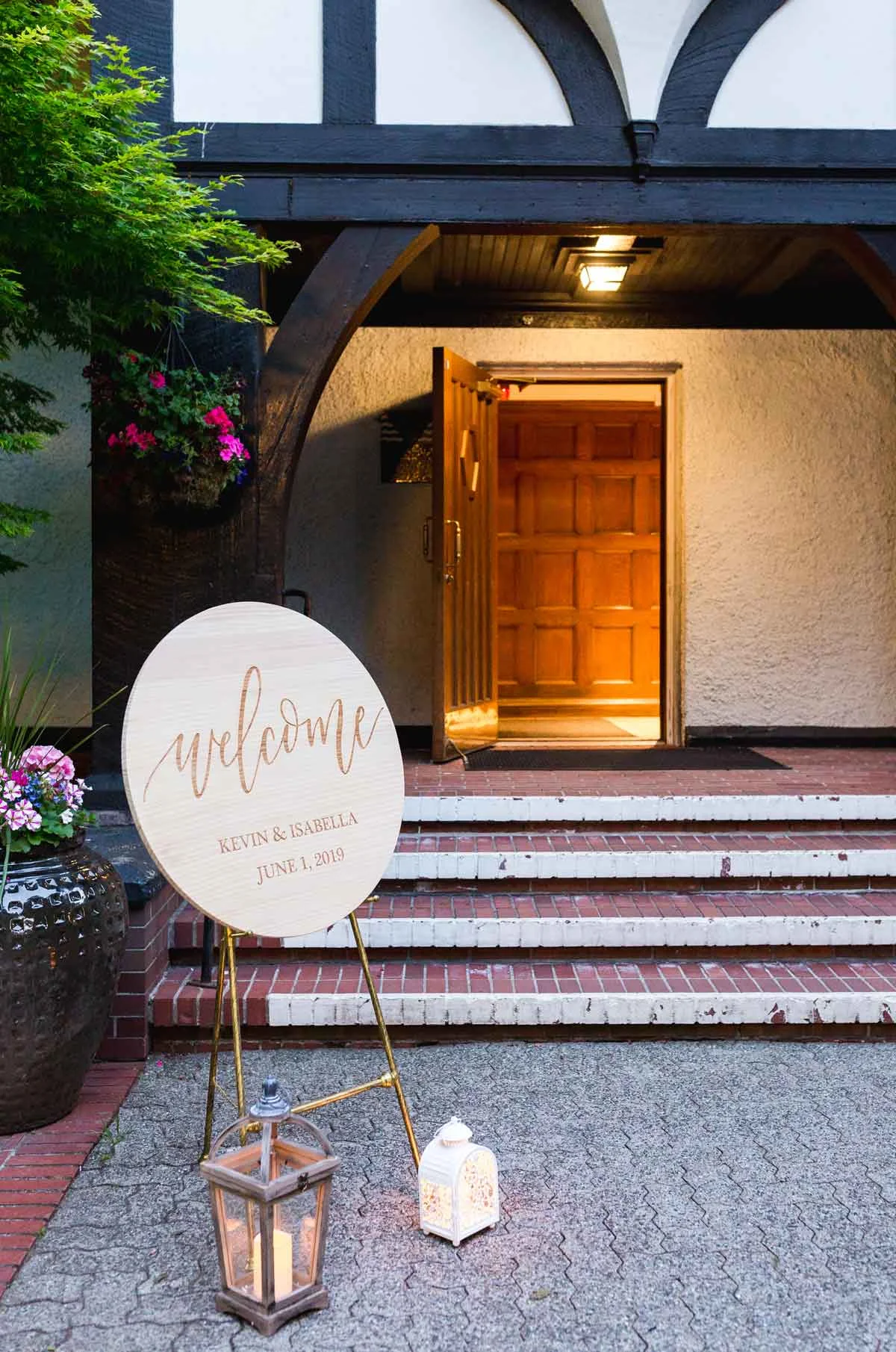 dloveaffair_welcomesign_brockhouse.jpg