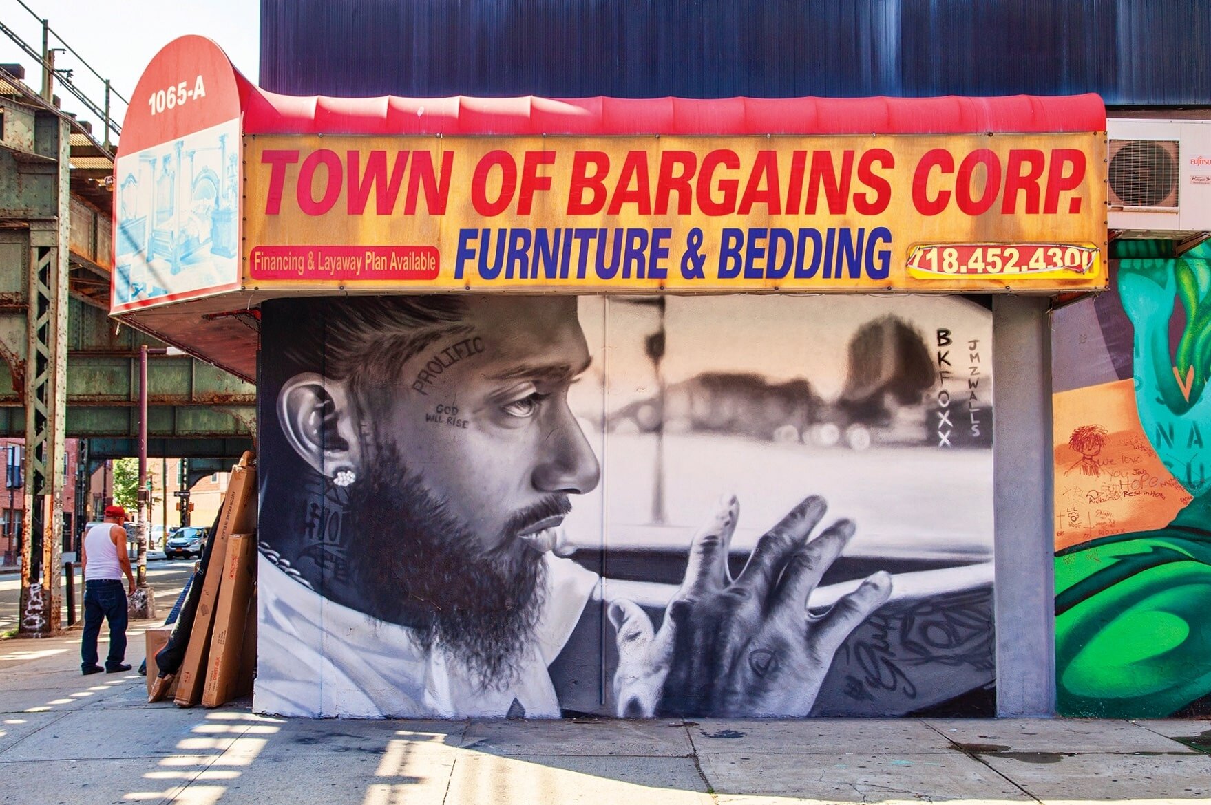 Murals along Johnson Avenue.