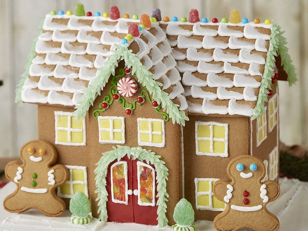 Gingerbread Manor Decorating Kit.