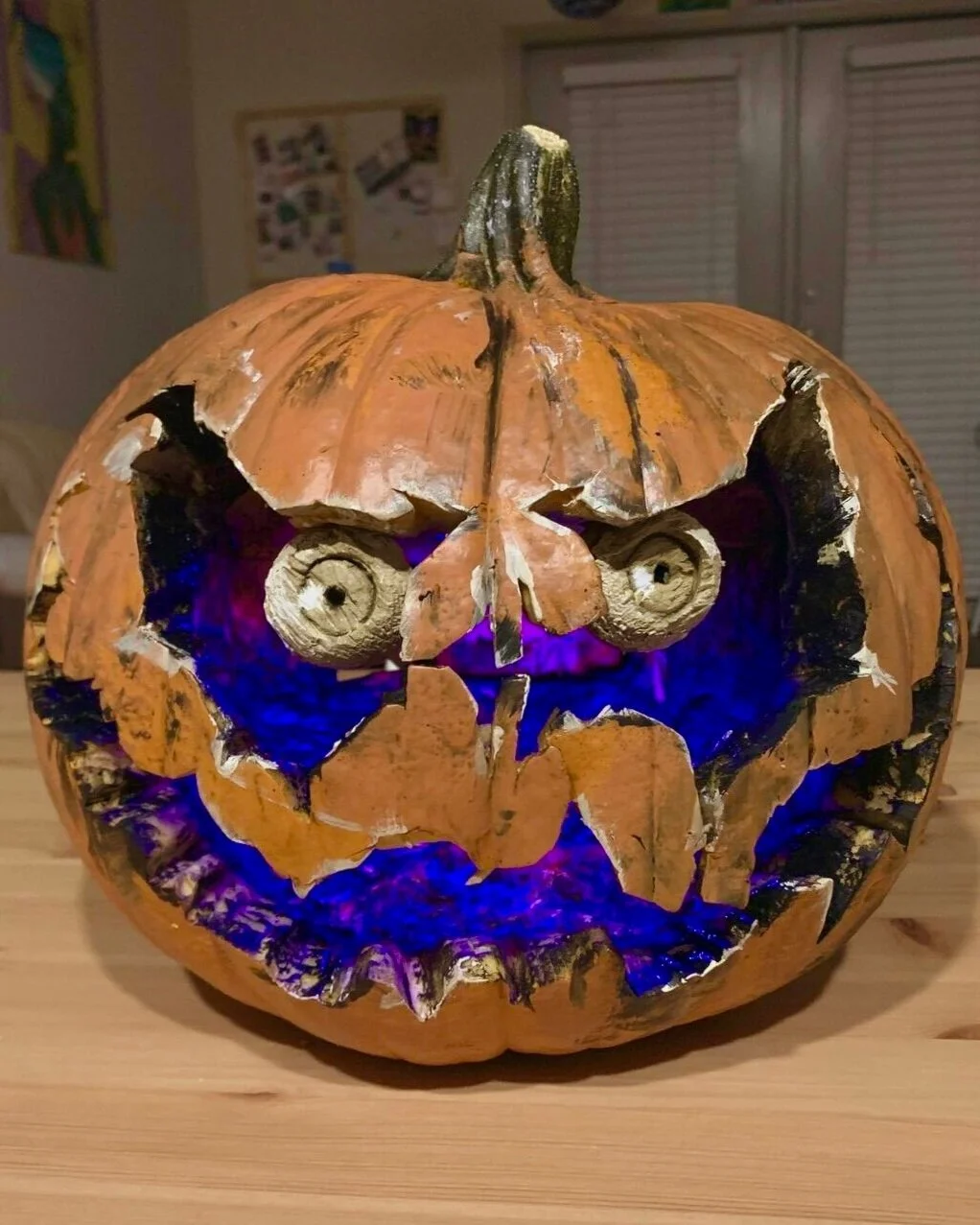 Evil witch pumpkin. What's under her hat?  Design by @loscoloresdevanessa