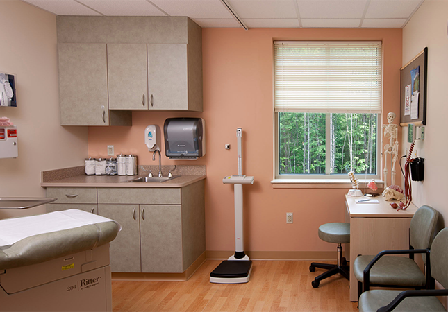JWH_6279-autocorrect-primary-care-building-exam-room.png