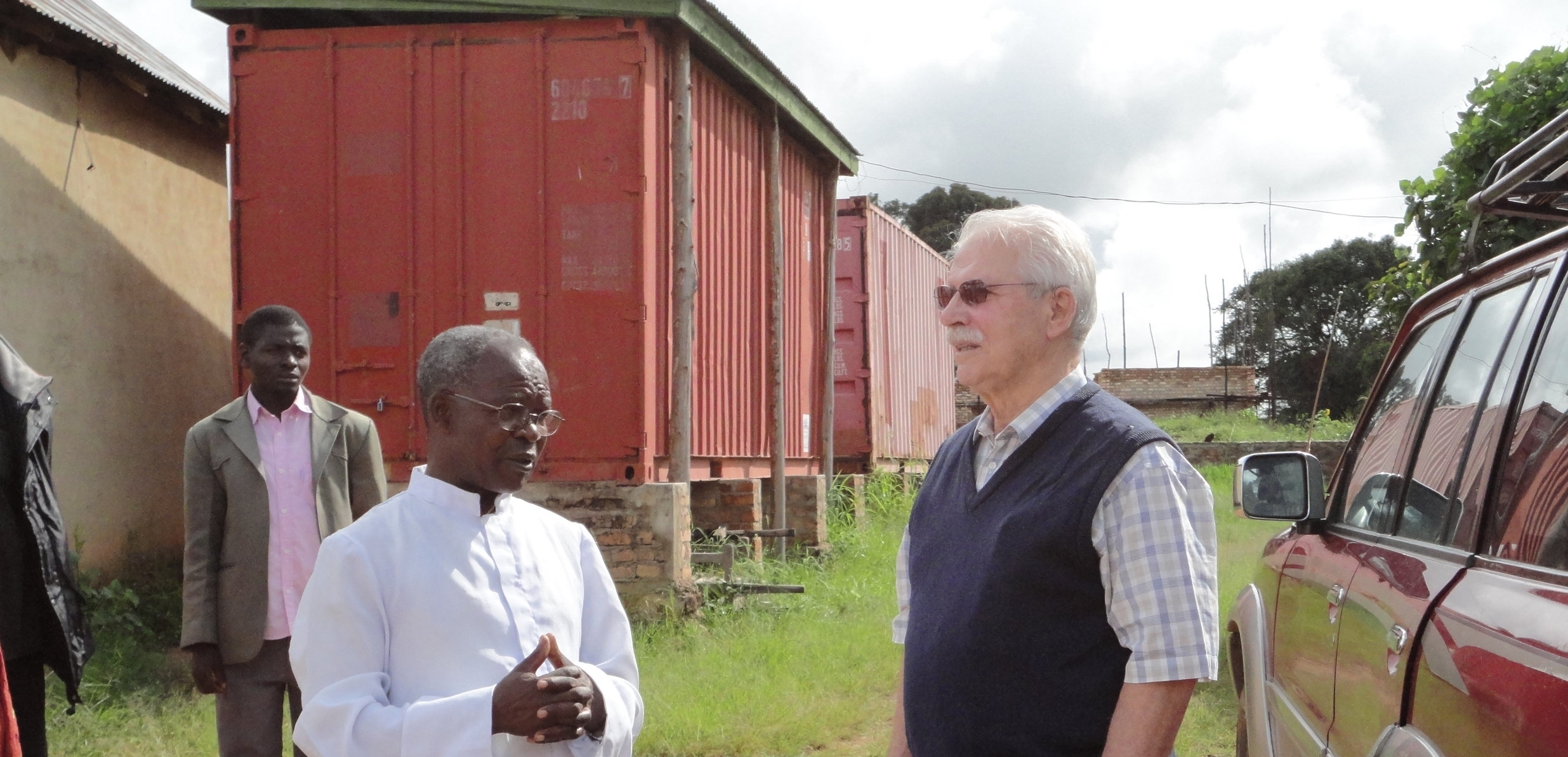 DSC00073 Erick,Fr. Alfons,Alfons.JPG