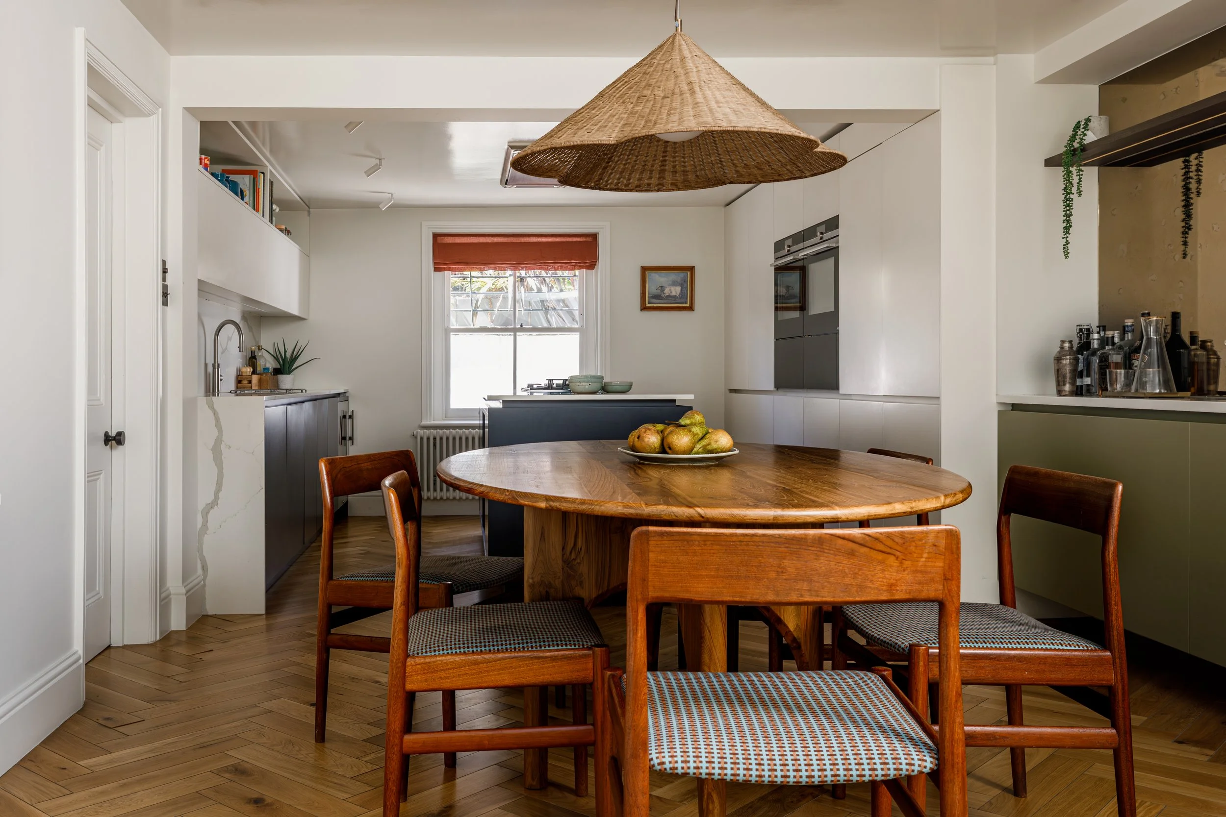 lamberthousediningtablelandscape.jpg