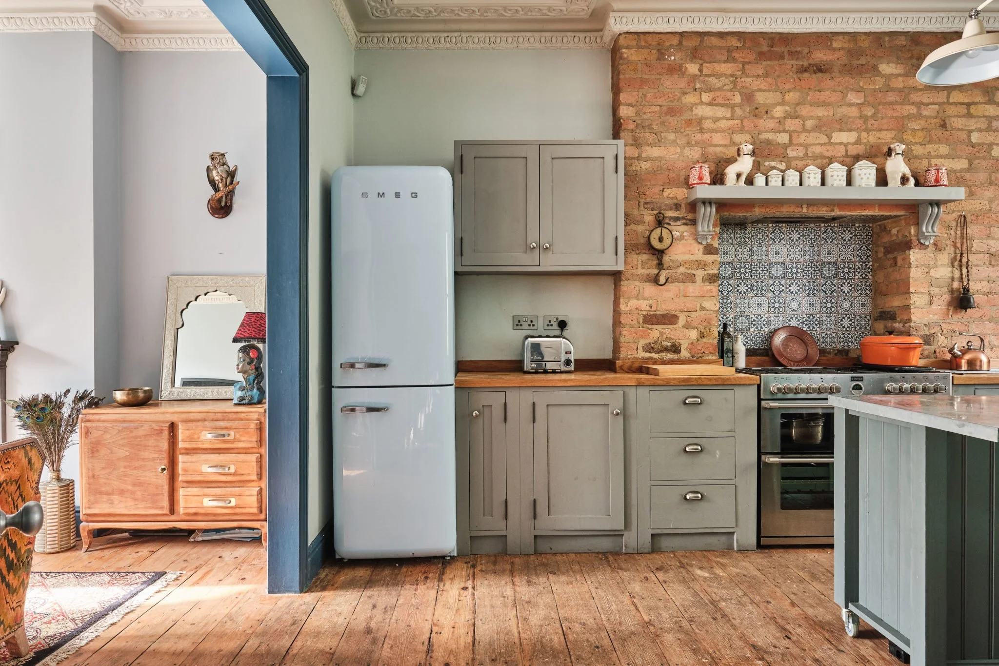 Sandringham-Road-Victorian-London-home-for-sale-Aucoot-Estate-Agents-web-size-edits_12-1-2048x1365.jpg