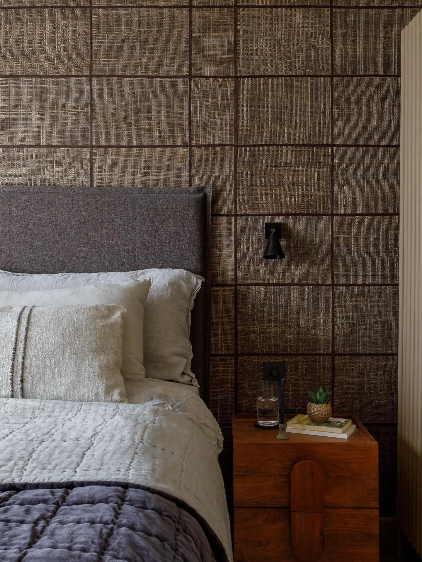 Lovely to see the first sneak peek of our Canary Wharf project in this @livingetcofficial feature on wallpapers.

For the bedroom shown above, we wanted to balance the amount of concrete and new builds surrounding the Canary Wharf townhouse with some