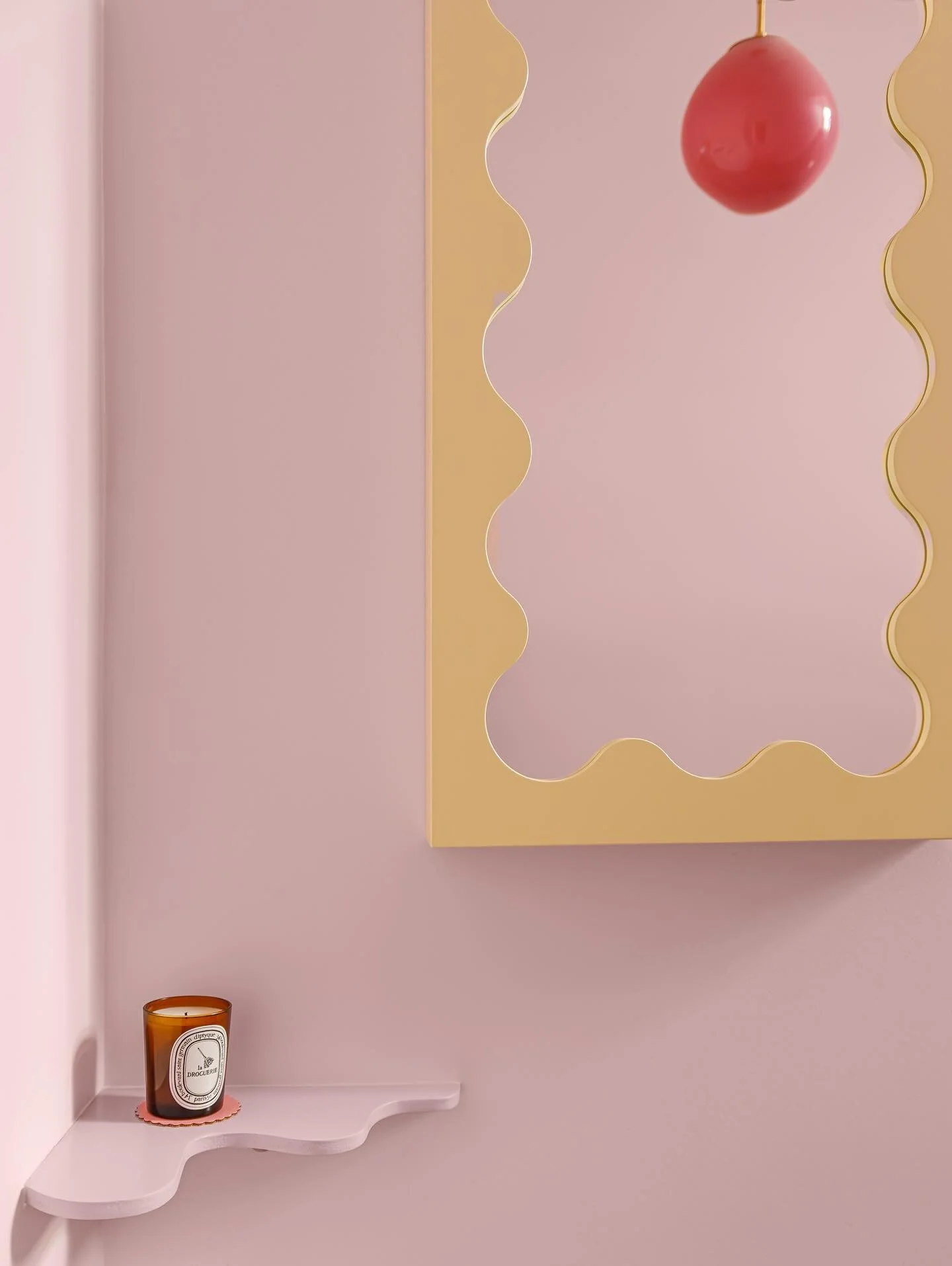 Another glimpse into another project we shot this summer. This Notting Hill flat is the epitome of dopamine decor, full of colour, fun and vibrancy. 

Can&rsquo;t wait to share more soon. 

📷 @_nataubry_ 

#nottinghill #dopaminedecor #colourfulinter