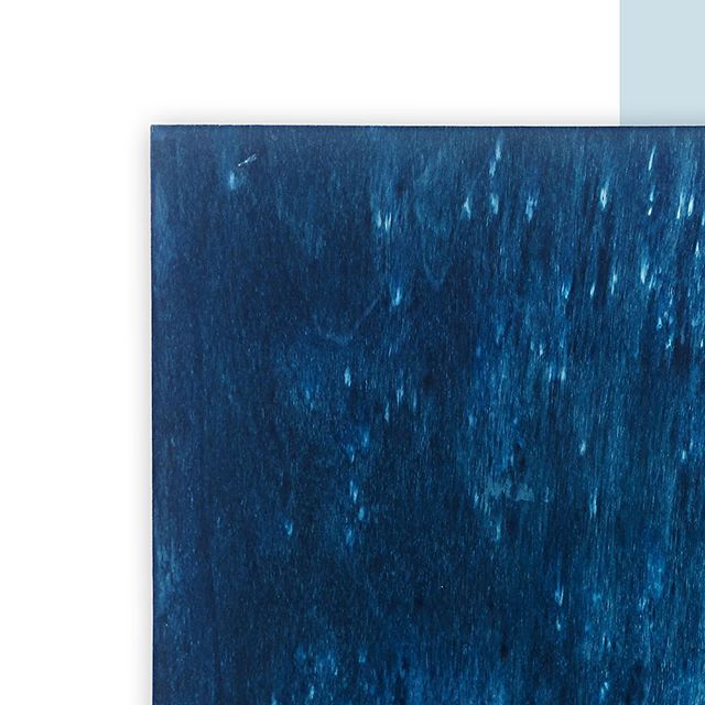💙 World Cyanotype Day is today 29 September! (Detail 9/9 see profile grid for the full pic) 〰️〰️〰️〰️〰️〰️〰️〰️〰️ Over the past year I have been exploring alternative photographic processes within my domestic environment. Using the sun, a range of ligh