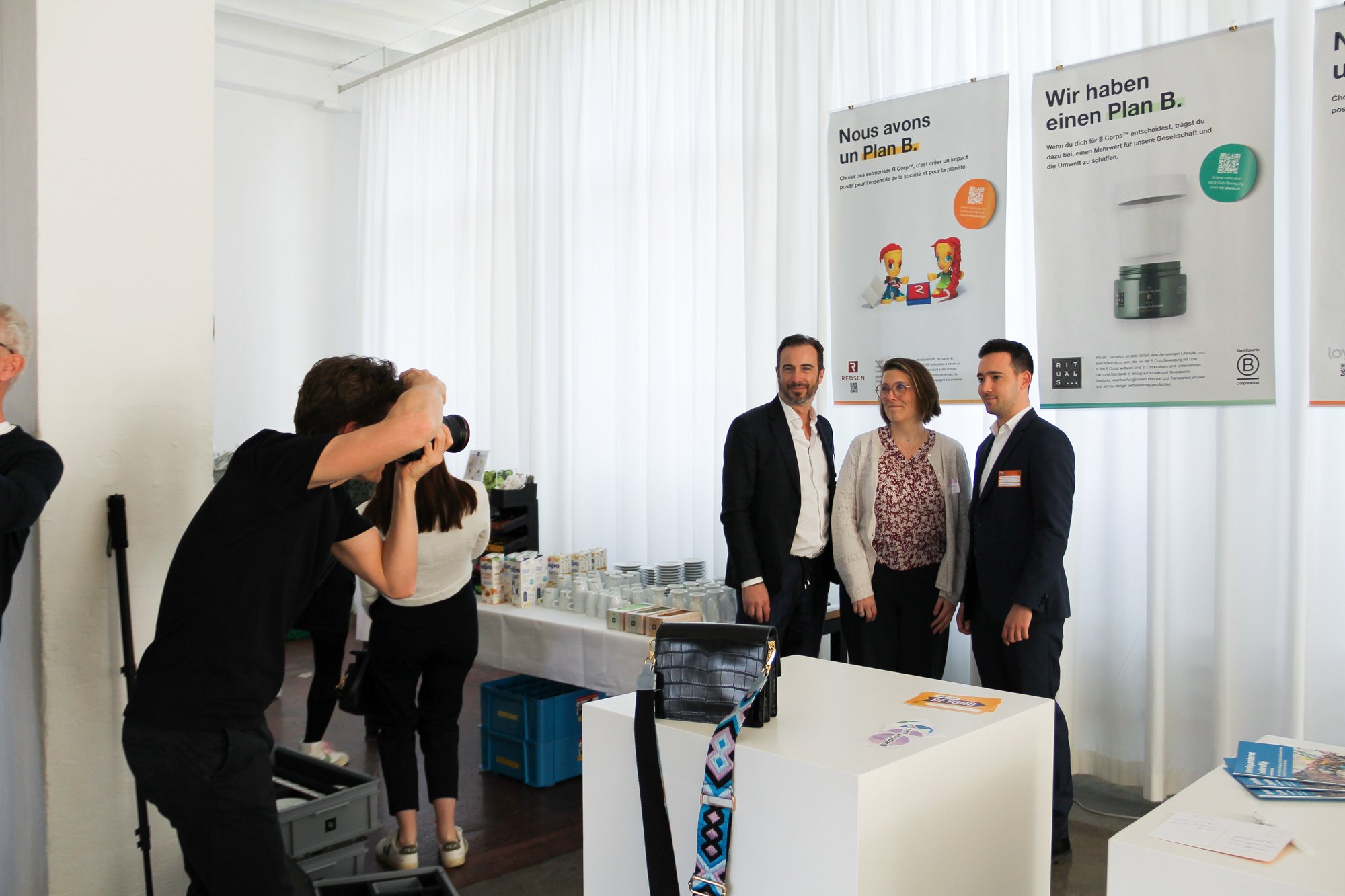 Groupe de personnes lors de l'évènement de lancement de la campagne MyPlanB de B Lab.