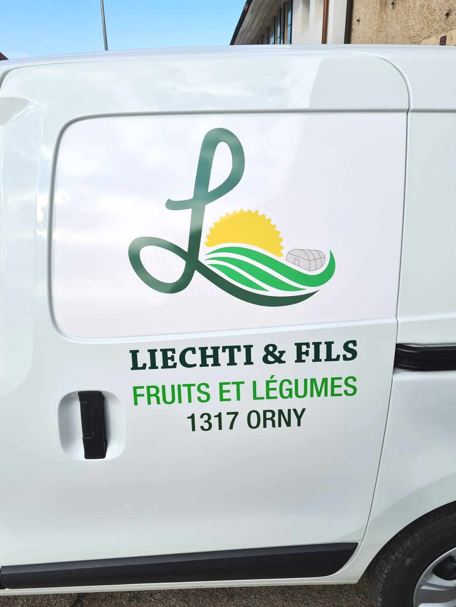 Voiture-entreprise-liechti-fils.png