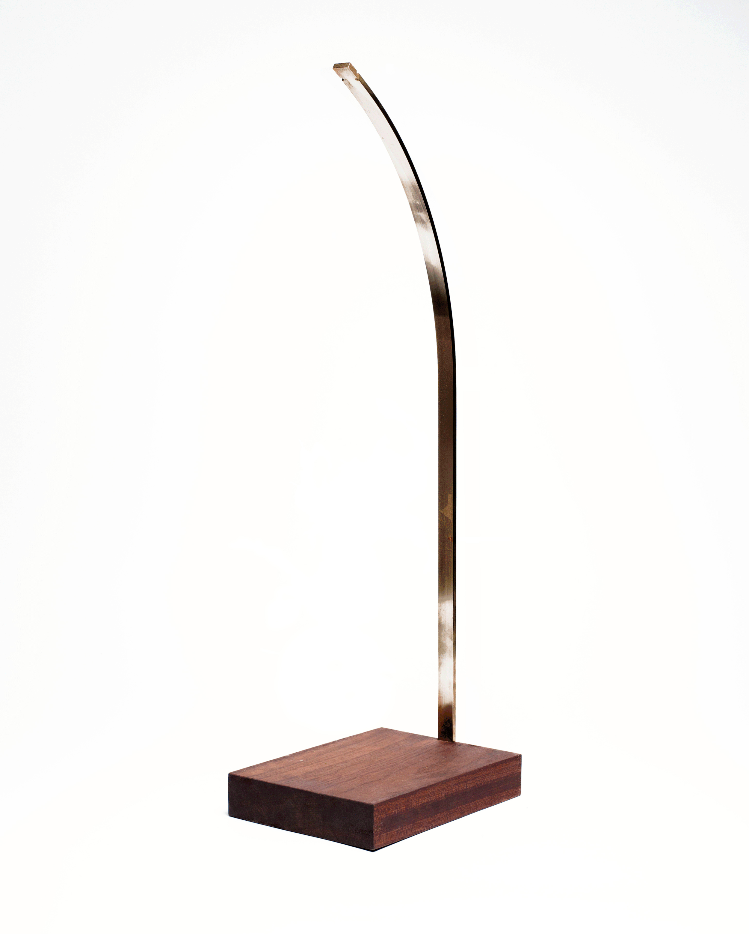 wesmelltherain-tablestand-MOVING-NO-PLANT.gif