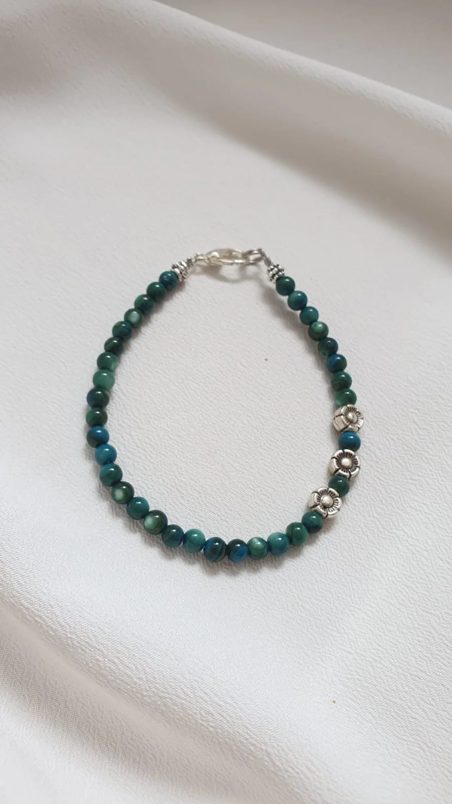 Minimalistic seashell bracelet