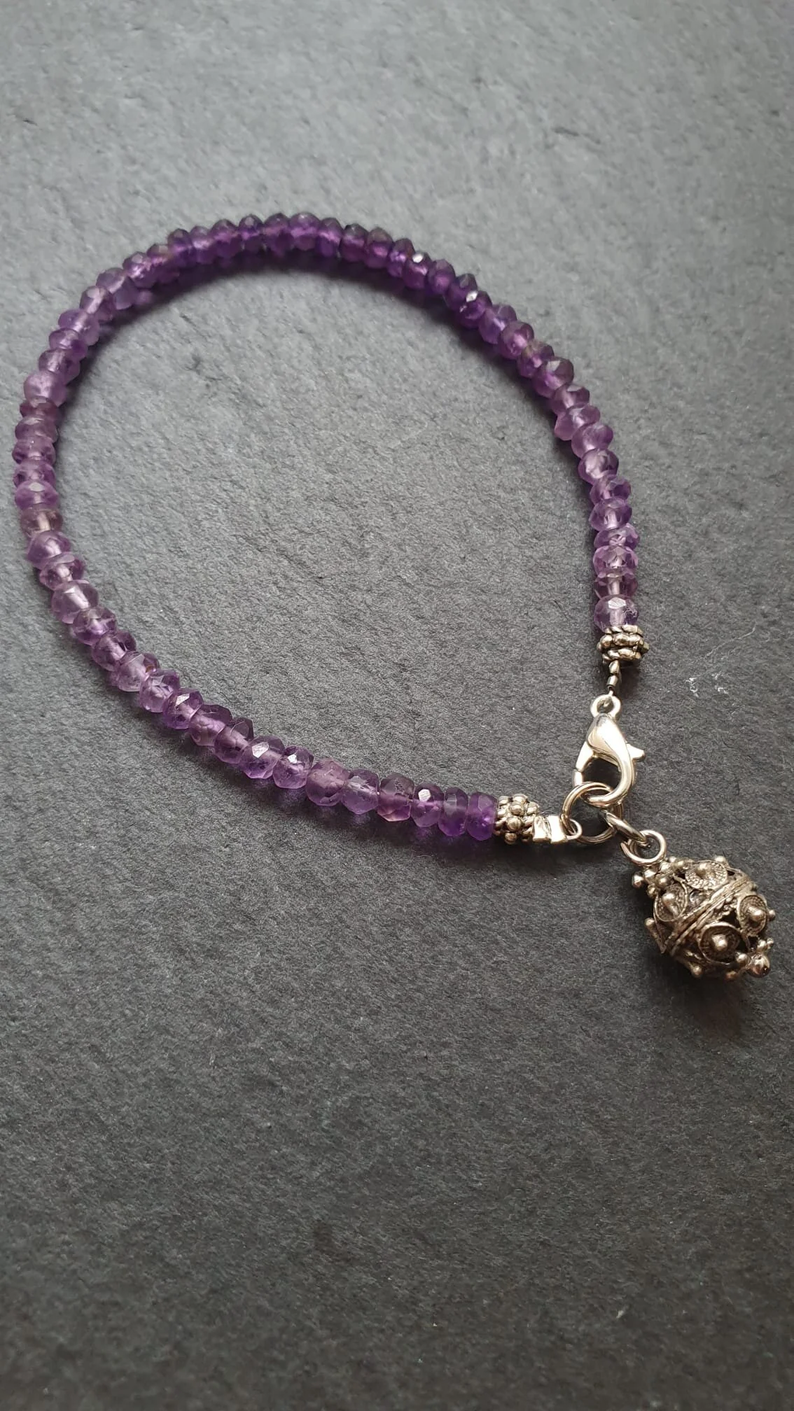 Amethyst & Dubrovnik button bracelet