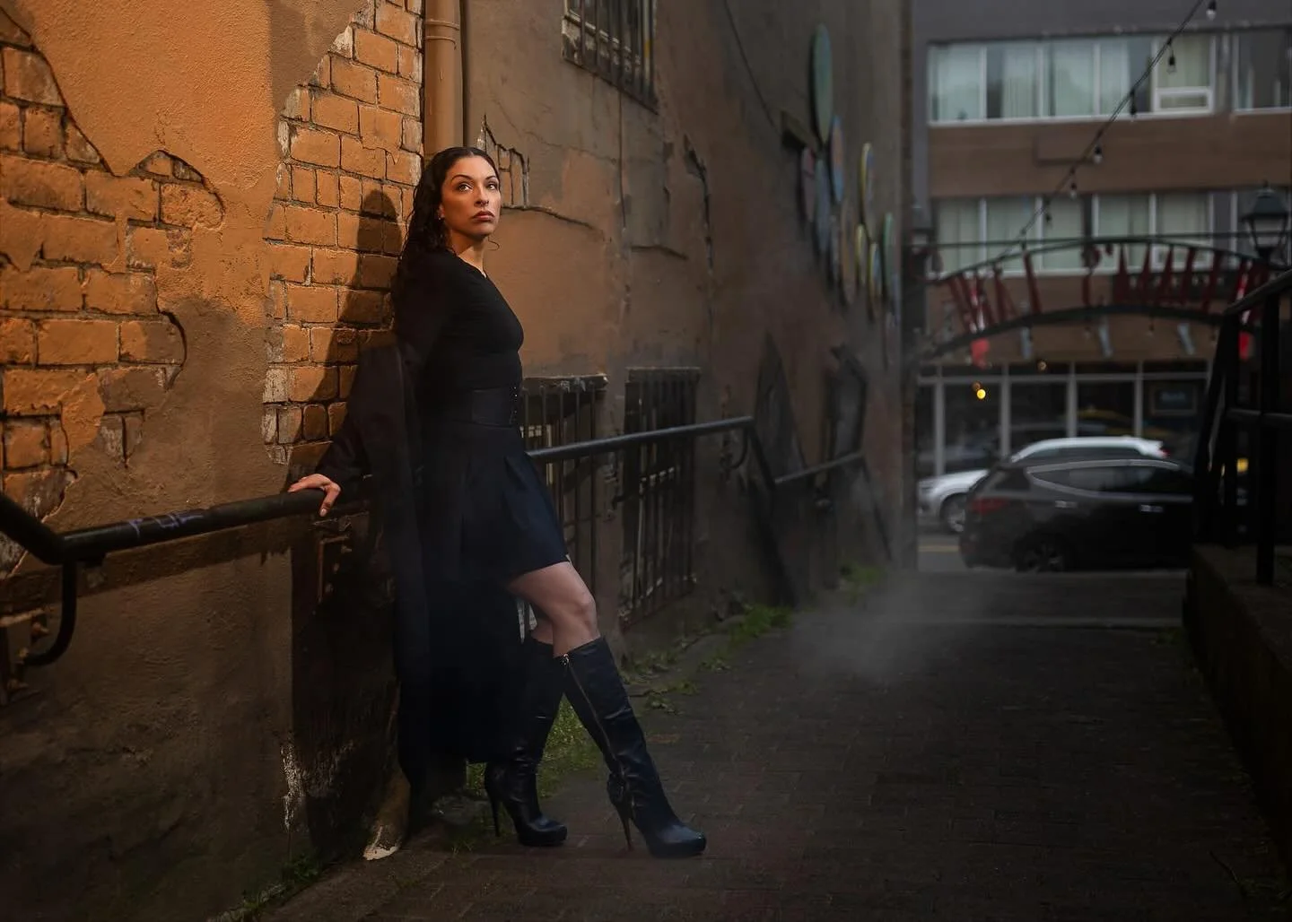 Trevor with his moody cinematic photos of @ginarose from our last outing. Just look at those tones. 

Thanks so much to @emma_onlll and @ginarose for being a part of the outing, and hanging with all of us.