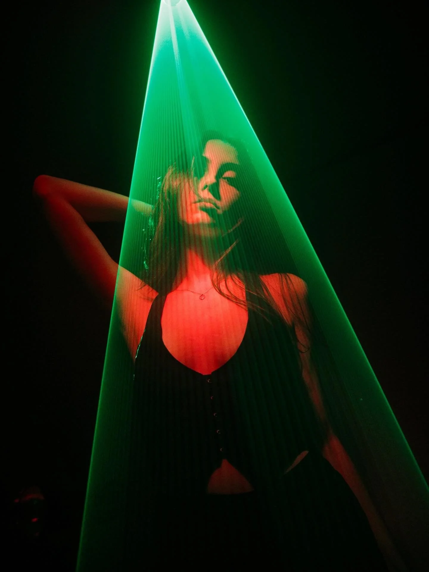 Some absolutely UNIQUE laser photos of @gabbyy_williams_ taken by @kbreenphotography 

The creativity in these photos blows me away.