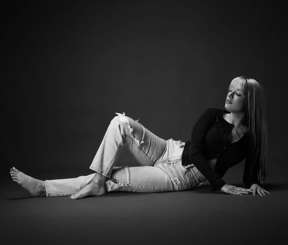 HAPPY MONOCHROME MONDAY 

Hope everyone is enjoying the Newfoundland snow. (And Eric with his Alberta snow)

📸 @ericbartlettstudio 
👱🏻&zwj;♀️Emily