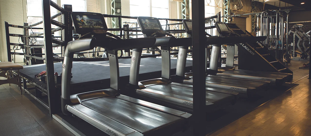 Les tapis Life Fitness 95T vous attendent dans un environnement de caractère que seul un lieu comme les Shops Angus peut offrir.