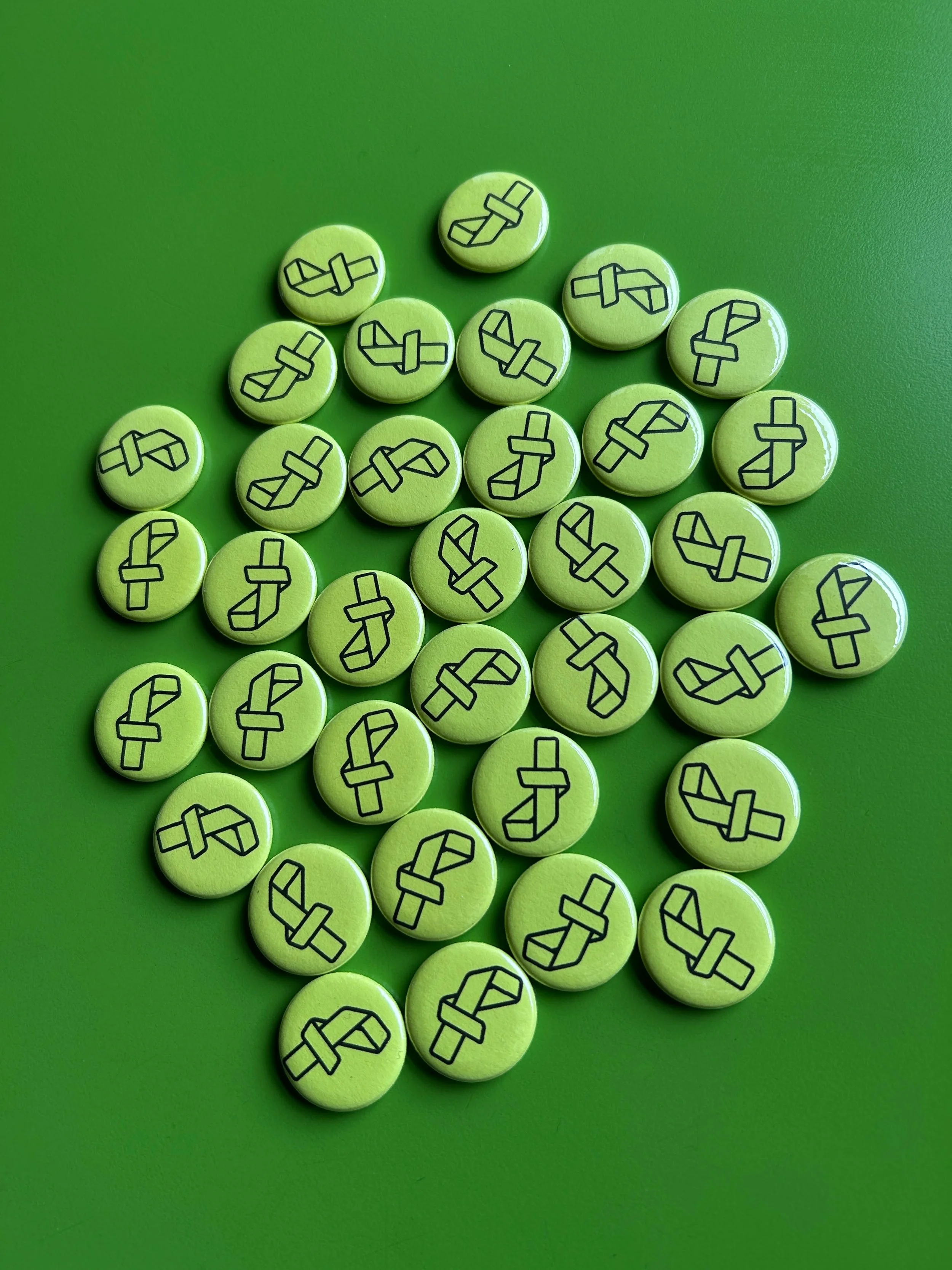 @carlmiddleton_studiob has been making some rather lovely badges for @foldprintfair this weekend. Rumour has it there will be a badge maker (both person and machine) there all weekend, along with other inky things going on... 

If you are a fan of pr