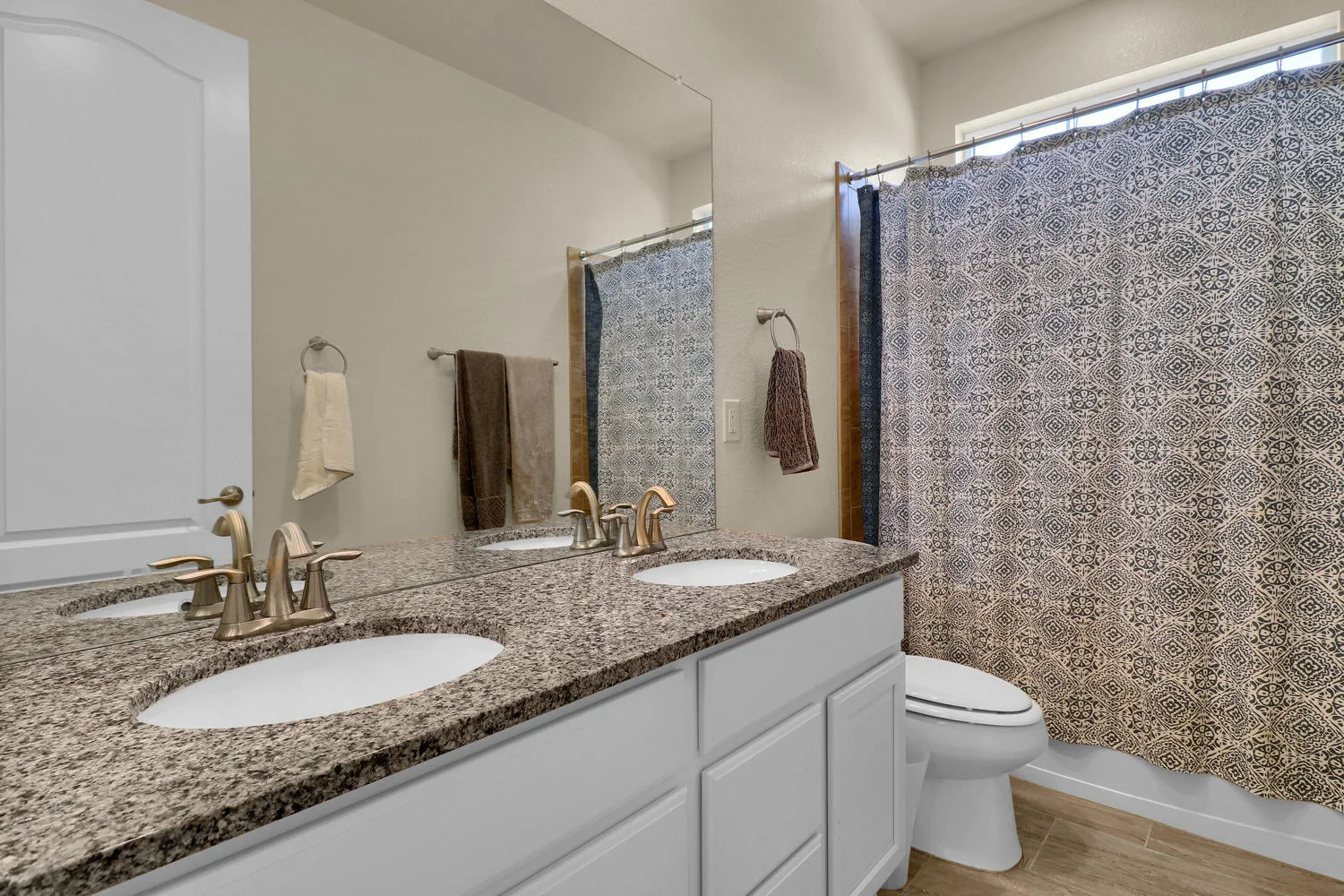 20017 W 95th Ave Arvada CO-large-005-5-Bathroom-1500x1000-72dpi.jpg