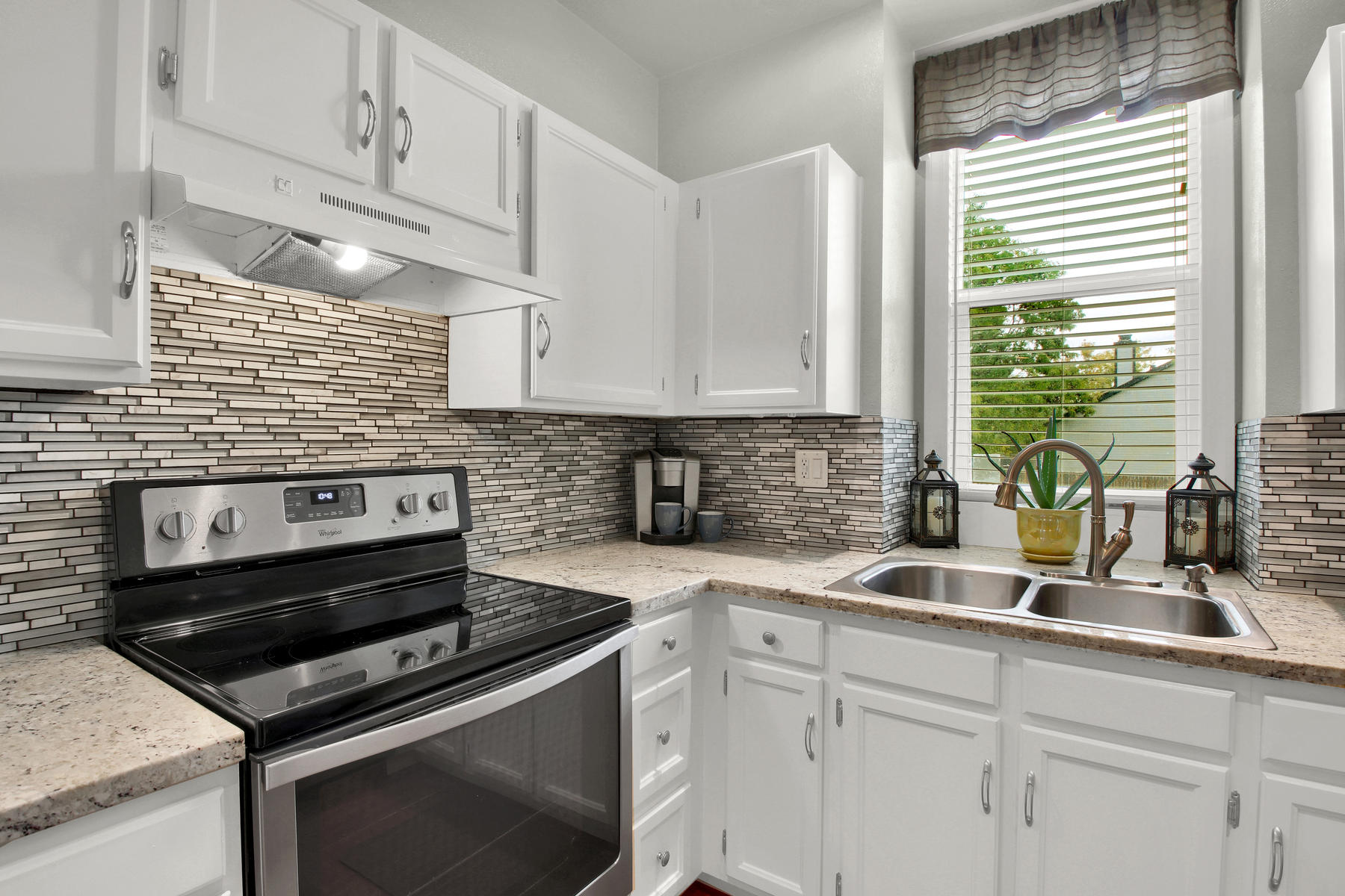 10283 Robb St Westminster CO-009-16-Kitchen-MLS_Size.jpg