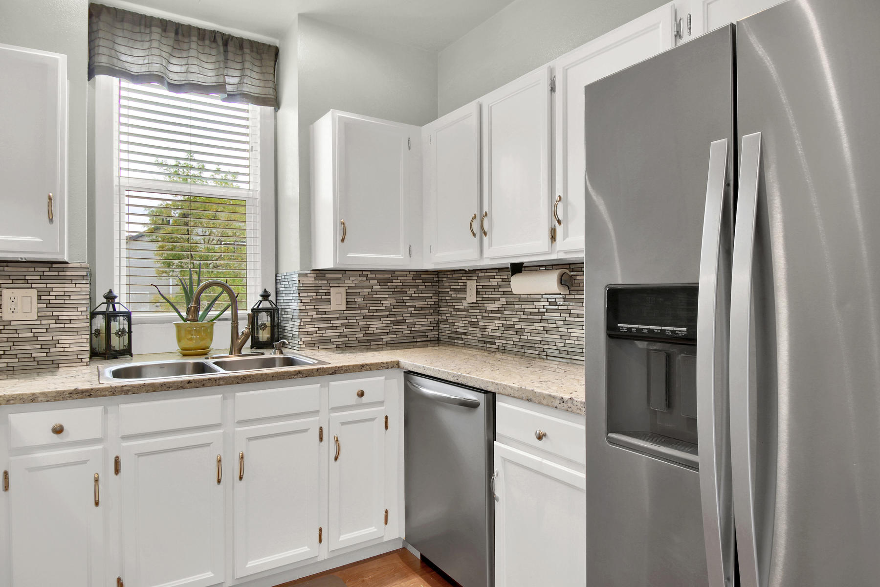 10283 Robb St Westminster CO-010-13-Kitchen-MLS_Size.jpg