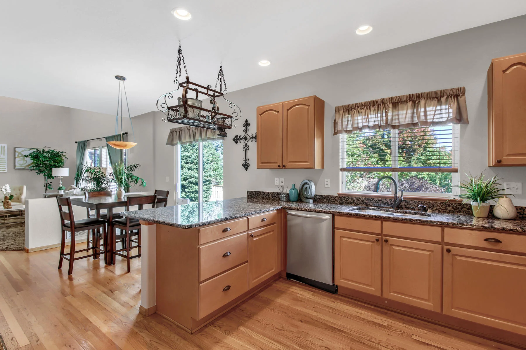 6272 Braun Cir Arvada CO 80004-022-22-Kitchen-MLS_Size.jpg