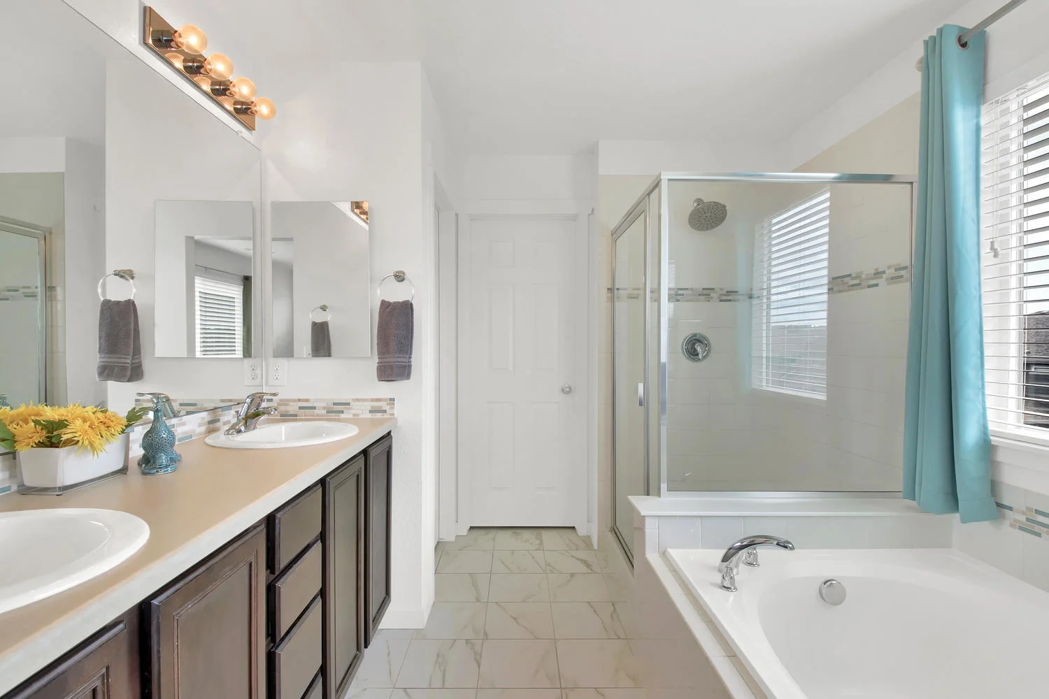 9076 Ellis Way Arvada CO 80005-large-025-34-Bathroom-1500x1000-72dpi.jpg