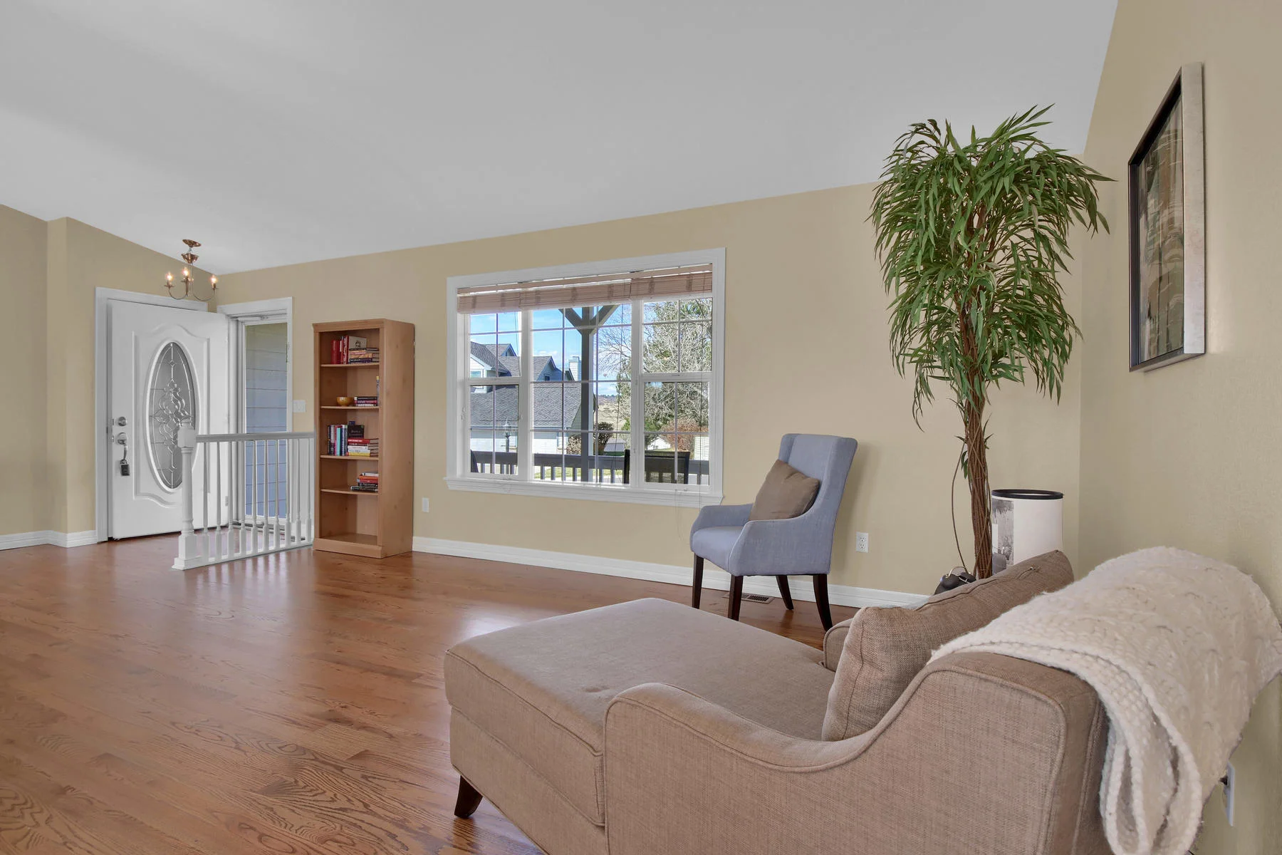 310 W Prestwick Way Castle-018-19-Living Room-MLS_Size.jpg